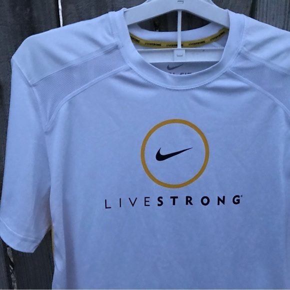 Nike Live Strong Dri Fit top - Picture 3 of 4